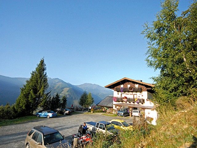 Berggasthof Hecherhütte in Viehhofen im Sommer